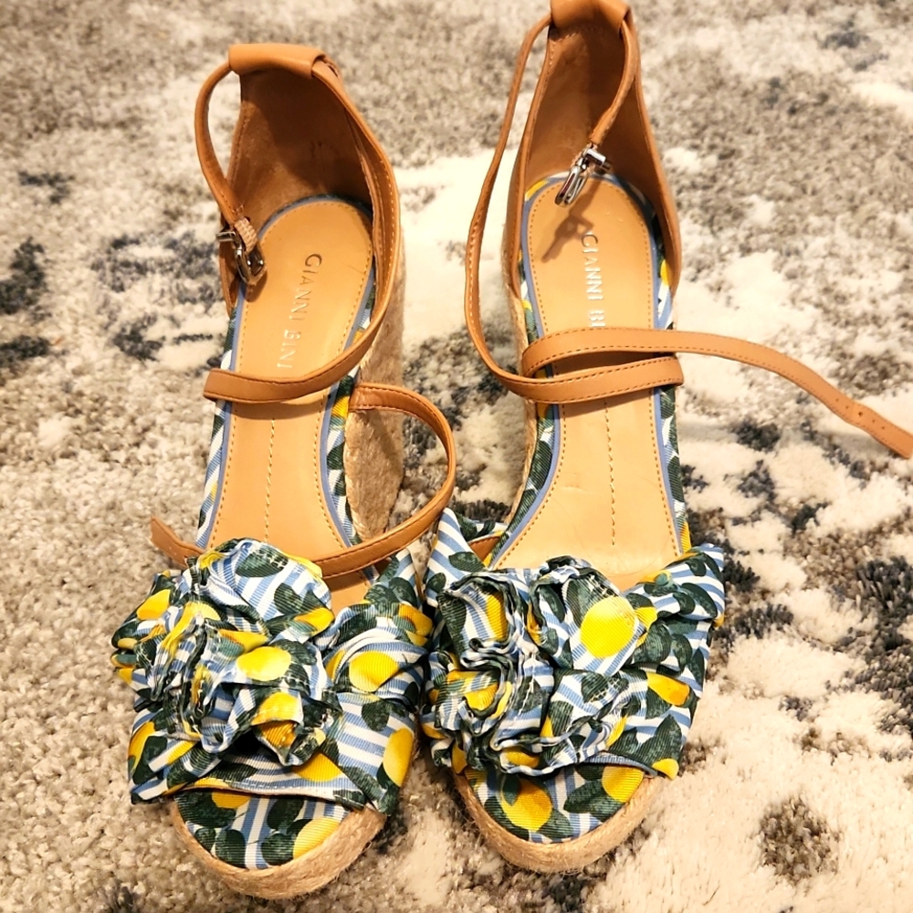 Wedge sandle
